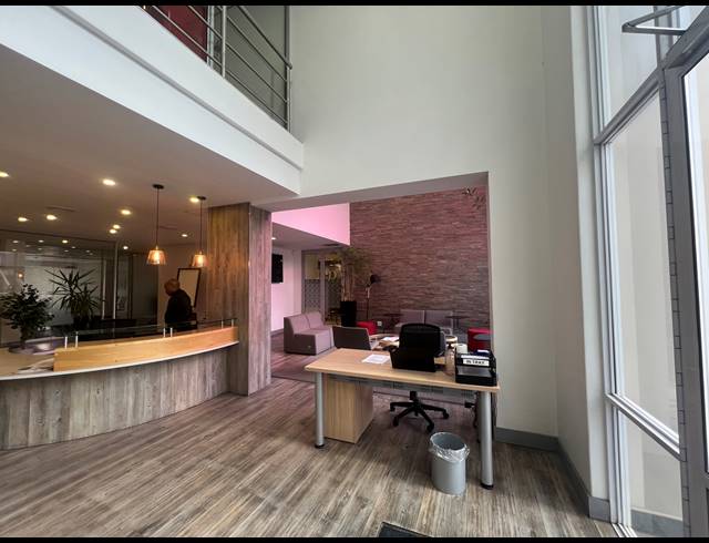 424M² OFFICE TO LET IN SANDTON CENTRAL